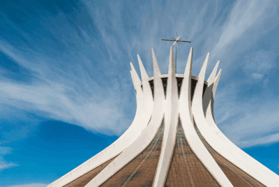 RZK Digital chega a Brasília e transforma a comunicação urbana